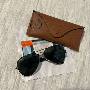 Ray-Ban Black Aviator sunglasses with case